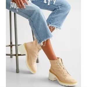 Sorel Hi-Line Heel Lace Up Boots size‎ 7